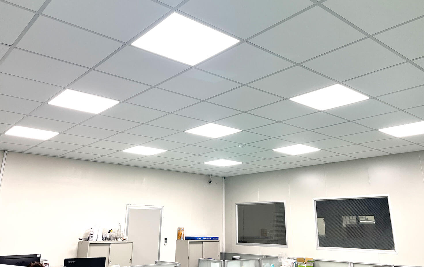 تركيب أضواء LED اللوحية